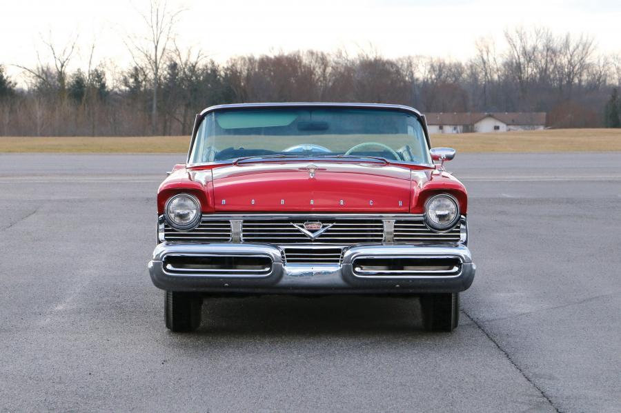  Monarch Lucerne Convertible 1957 года  (фото 7 из 8)